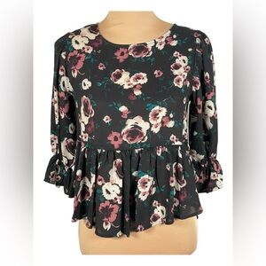 Love Fire Smocked Floral Boutique Top‎ NWT Size XS